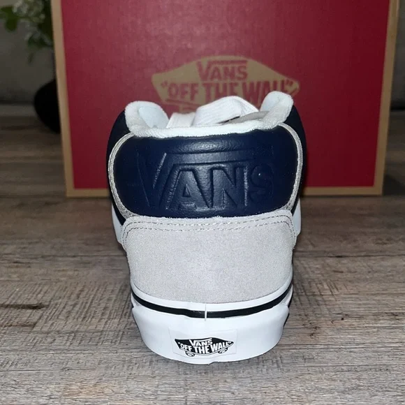 NWT Vans Knu Mid Men's Shoes - VN000CQ9KAQ - Picture 4 of 8